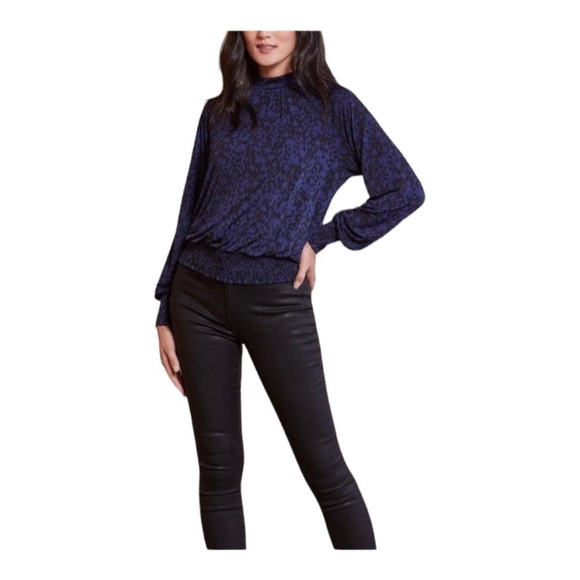 Evereve Allison Joy Blouse Blue with Black Print Size S - Picture 10 of 11